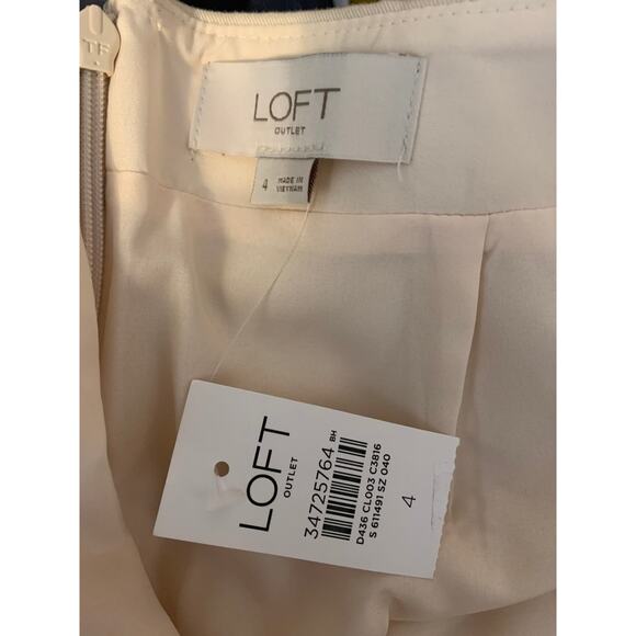 Loft NWT Beige Button Detail Women's Size 4 Knee Length Skirt Lined - Picture 6 of 6